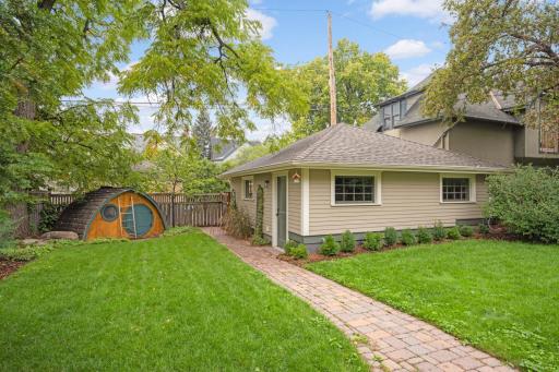 2420 Humboldt Avenue S, Minneapolis, MN 55405