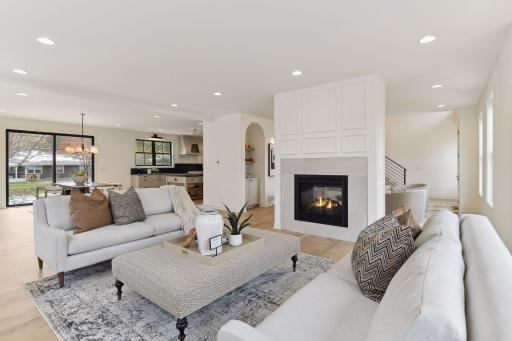 Spacious Living Room with 2-sided Fireplace