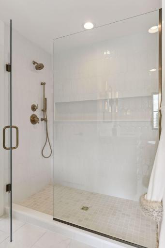 Luxurious Stand-In Shower