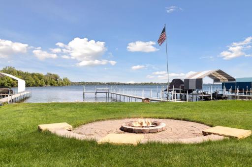 1905 Beach Lane, Wayzata, MN 55391