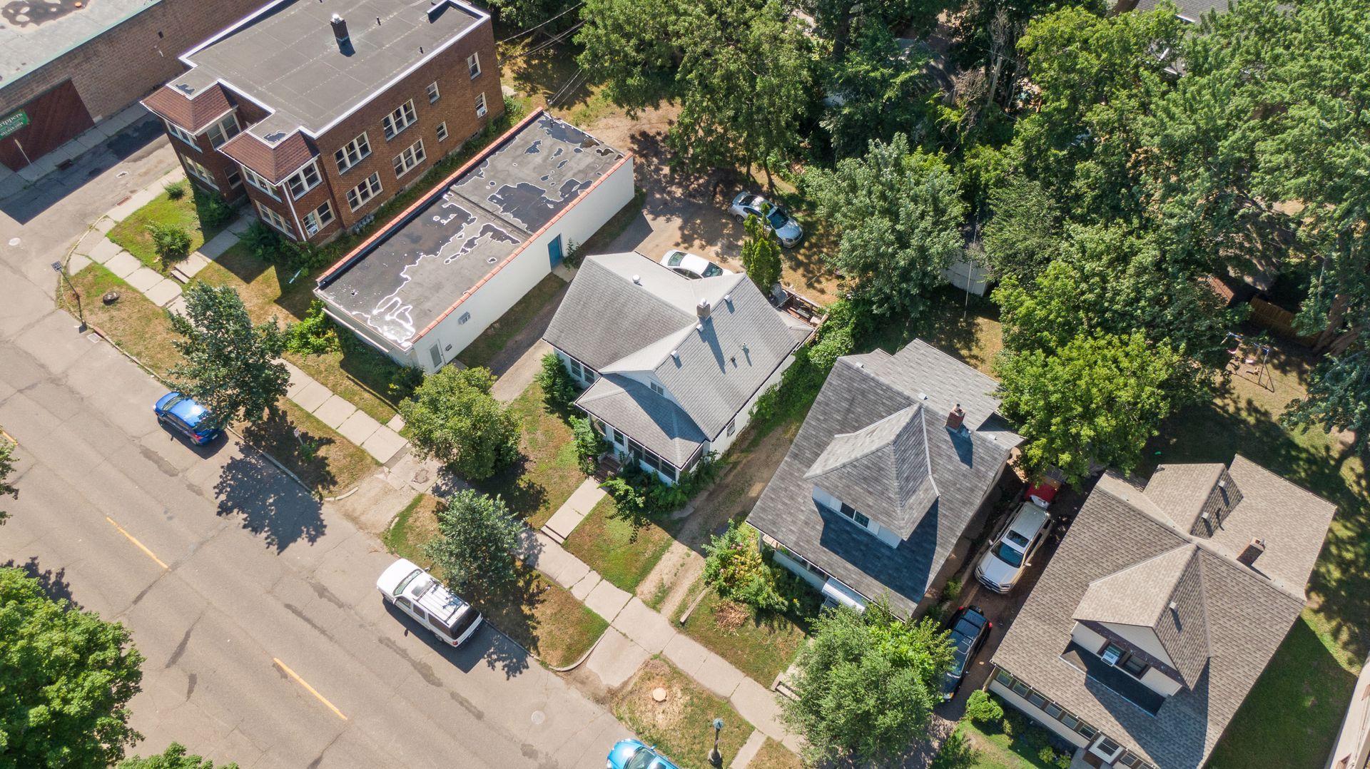 Current view: Three lots with 120 ft of frontage on Selby Avenue.
