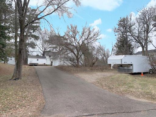 There is a 2nd back driveway off Brunsvold Road to the workshop. There is also expansive parking for vehicles and larger trailers, RV's Etc.