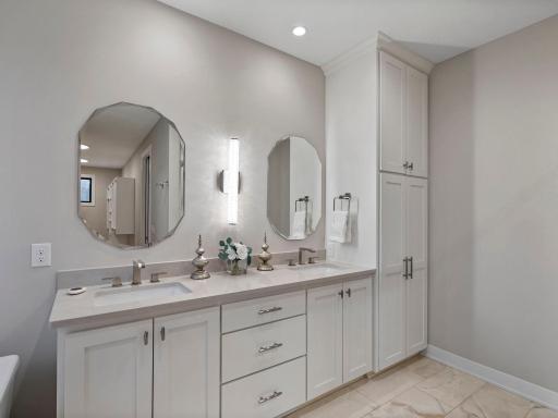 141 Mendota Road W, West Saint Paul, MN 55118