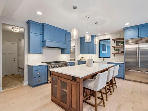 141 Mendota Road W, West Saint Paul, MN 55118