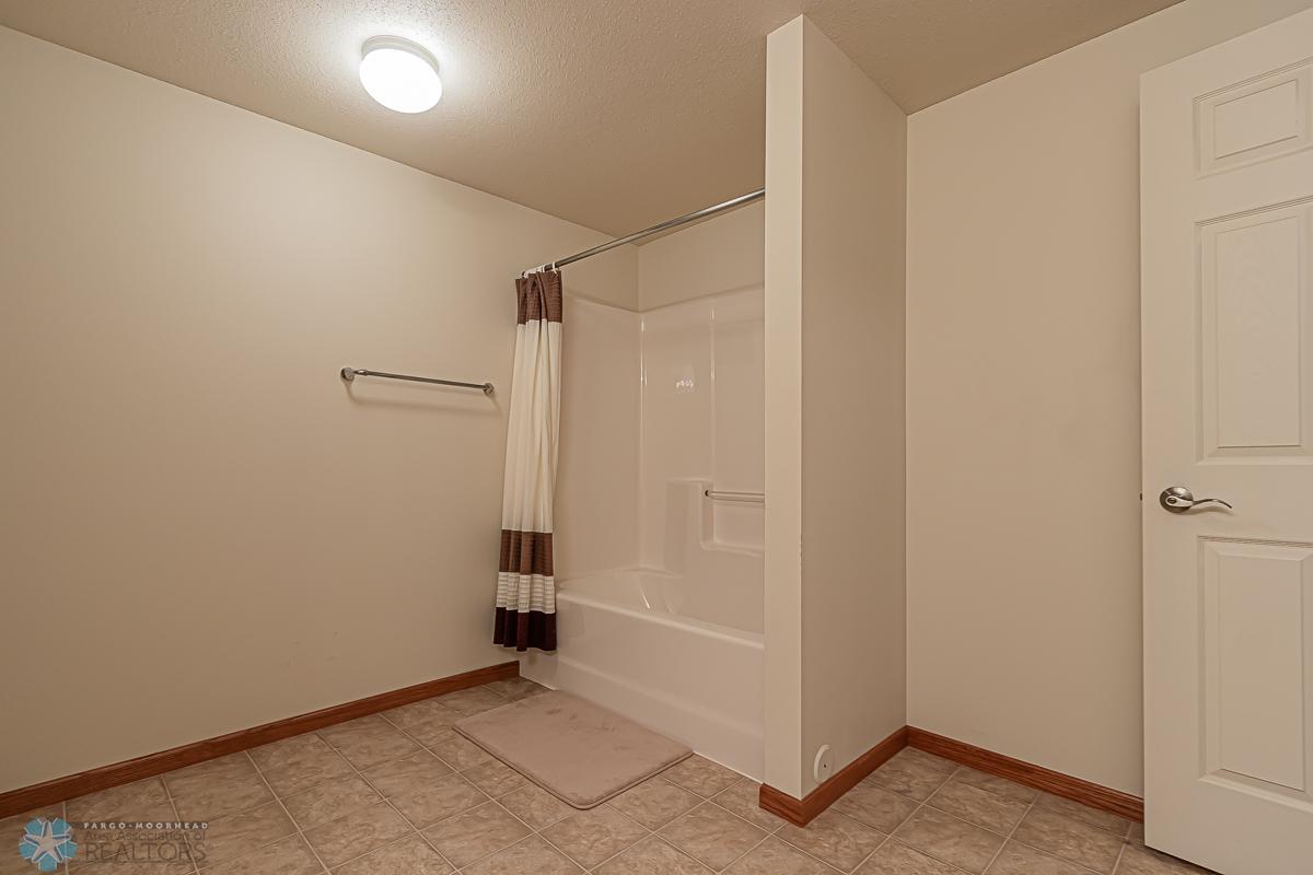 1717 35th St Circle S, Moorhead MN 56560-33.jpg