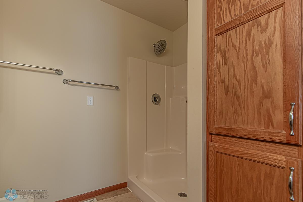 1717 35th St Circle S, Moorhead MN 56560-17.jpg