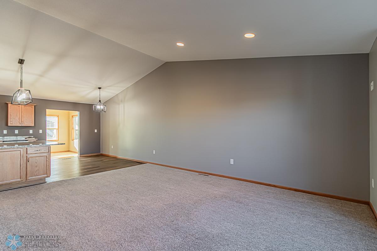 1717 35th St Circle S, Moorhead MN 56560-03.jpg