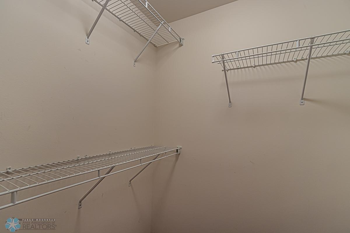 1717 35th St Circle S, Moorhead MN 56560-31.jpg