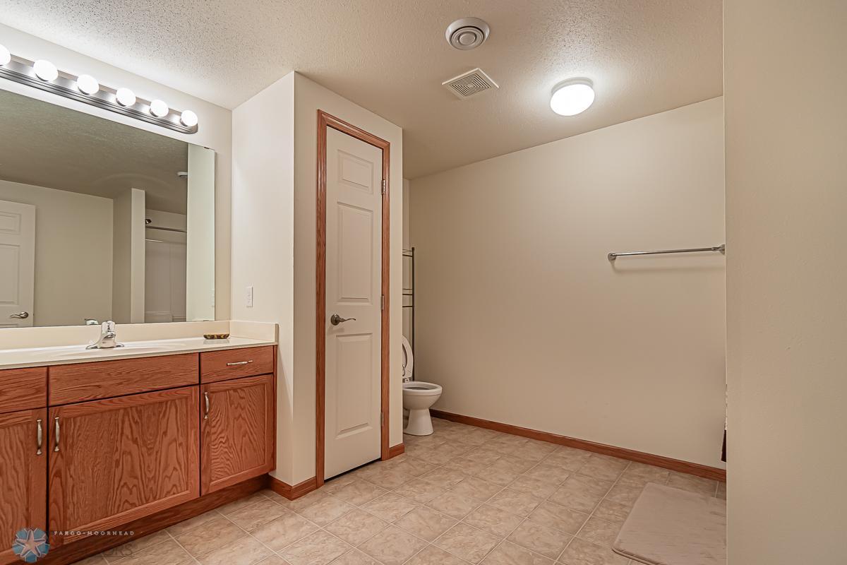 1717 35th St Circle S, Moorhead MN 56560-32.jpg