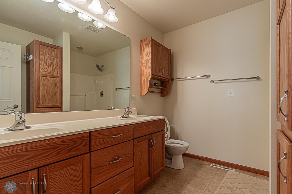 1717 35th St Circle S, Moorhead MN 56560-16.jpg