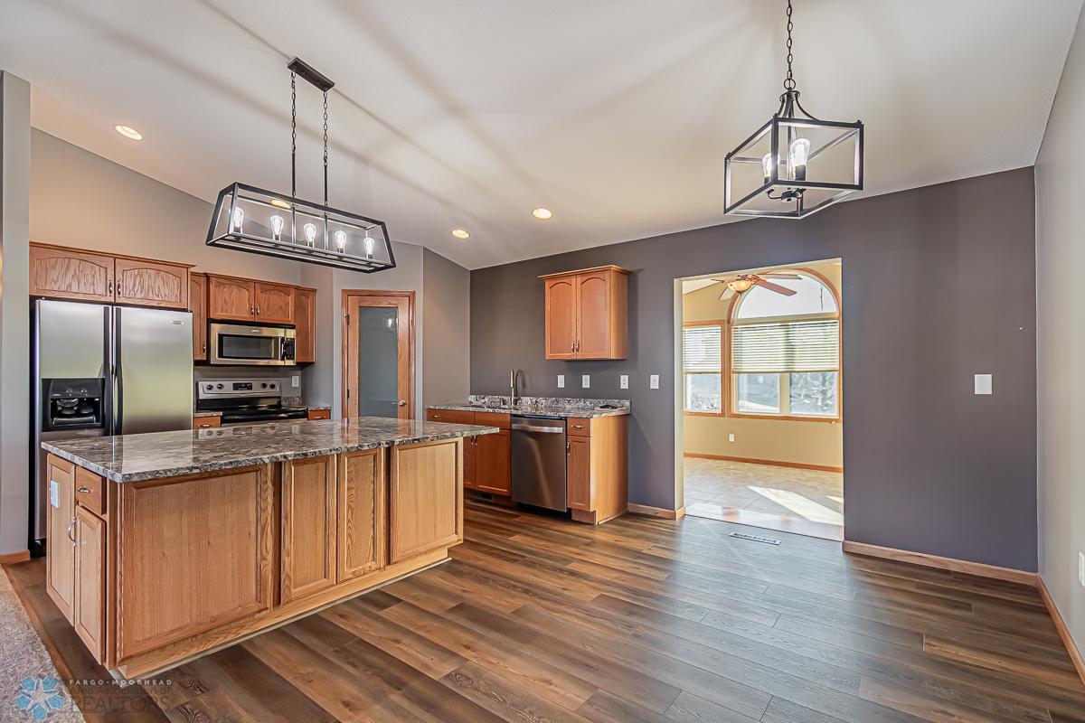 1717 35th St Circle S, Moorhead MN 56560-05.jpg