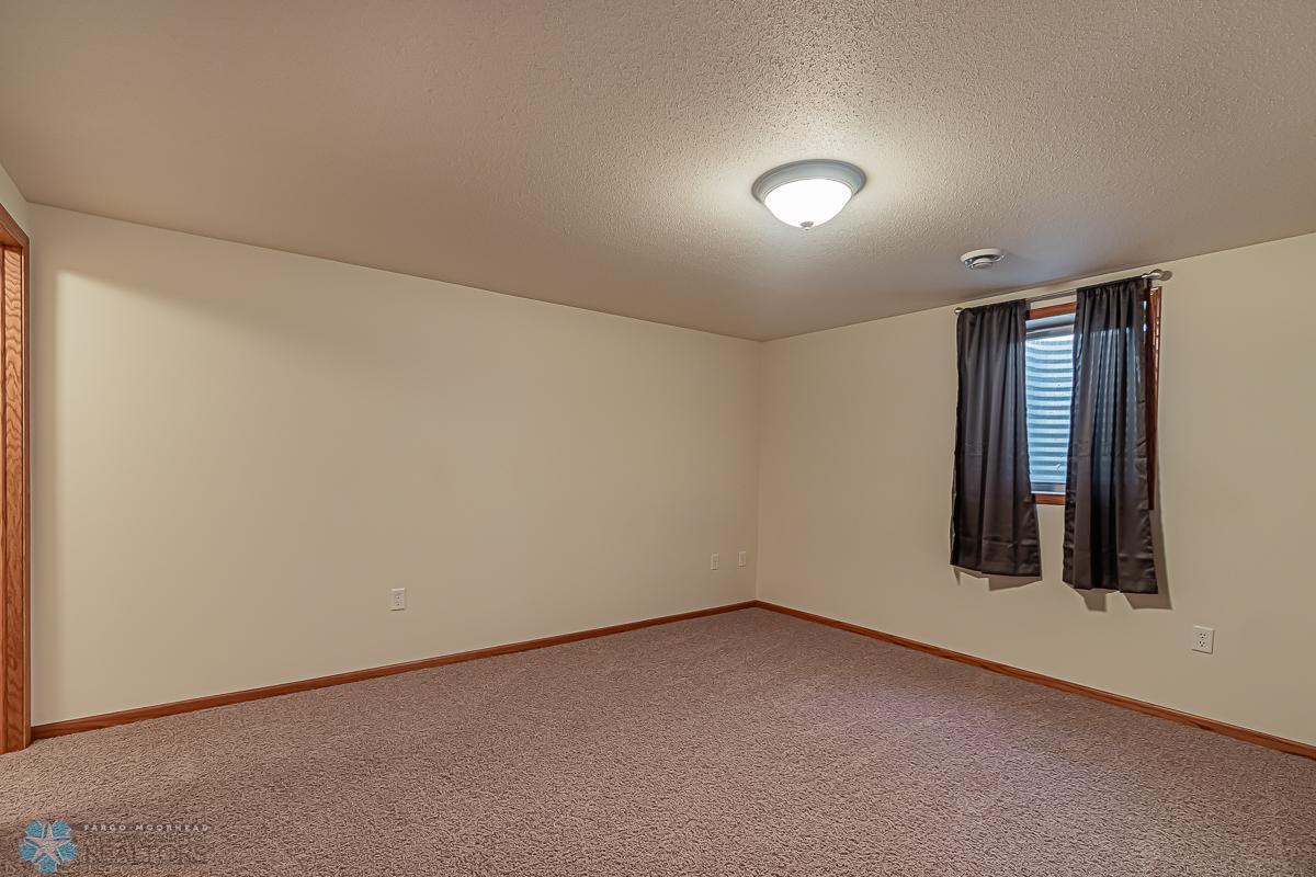 1717 35th St Circle S, Moorhead MN 56560-29.jpg