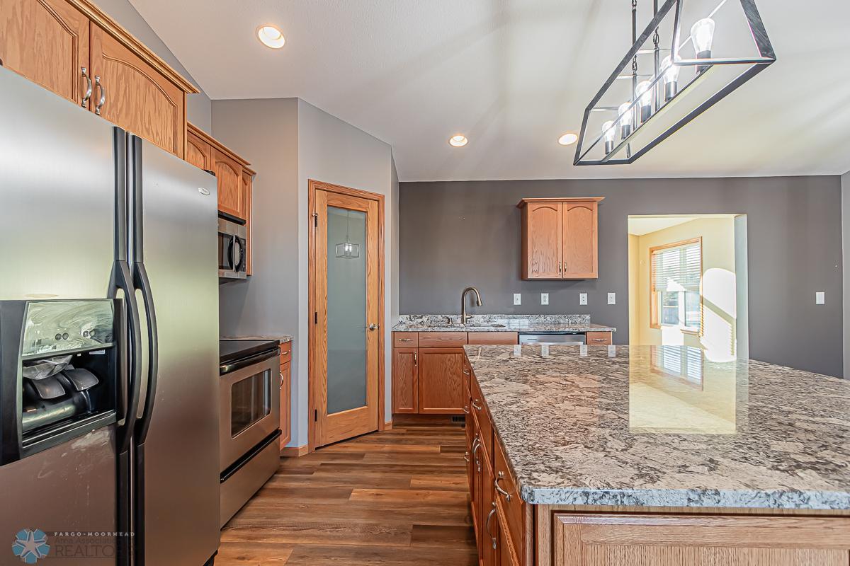 1717 35th St Circle S, Moorhead MN 56560-09.jpg