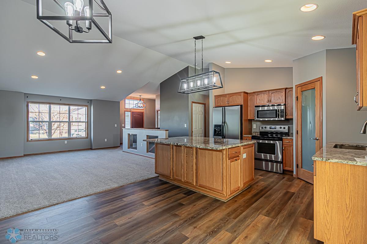 1717 35th St Circle S, Moorhead MN 56560-06.jpg