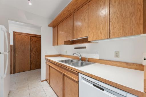 Photo for 2230 Midland Grove Road, 303, Roseville, MN 55113 - Listing #6483539 2230 Midland Grove Road, 303, Roseville, MN 55113