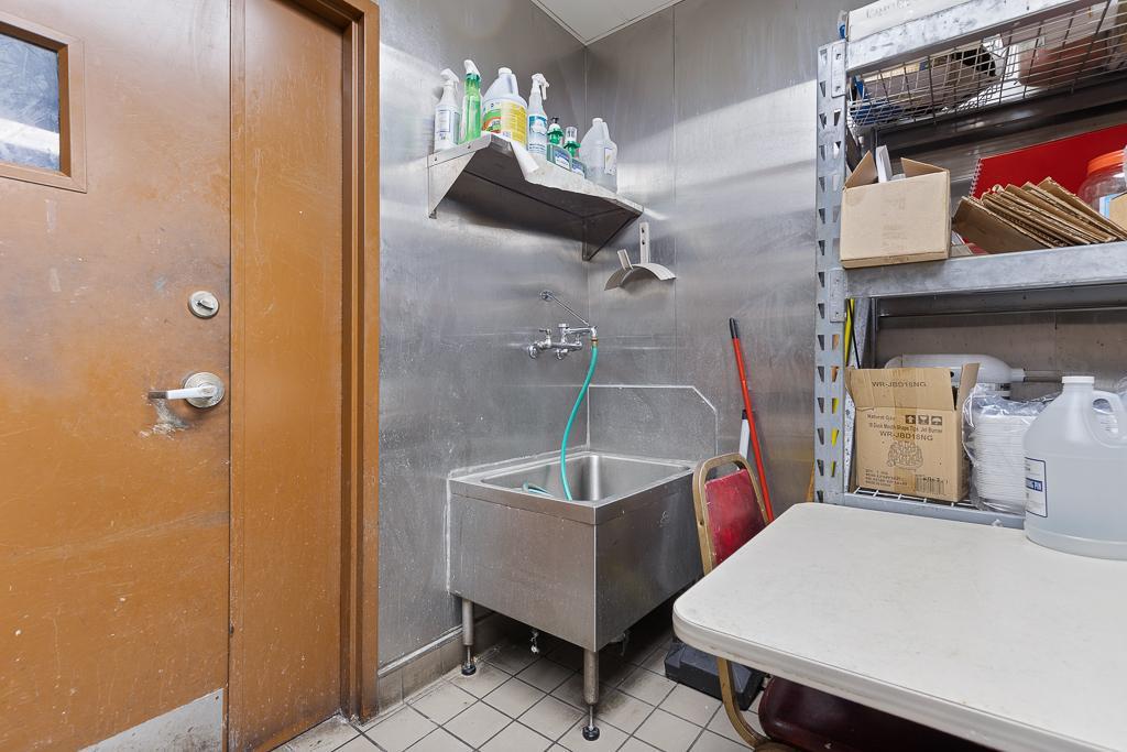 Mop station
