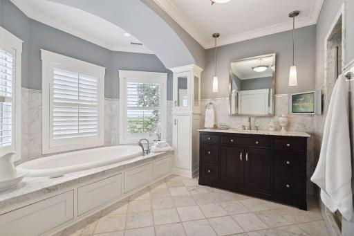 1550 Kenwood Parkway, Minneapolis, MN 55405