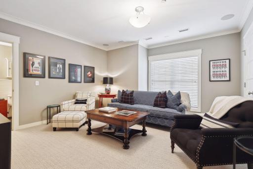 1550 Kenwood Parkway, Minneapolis, MN 55405