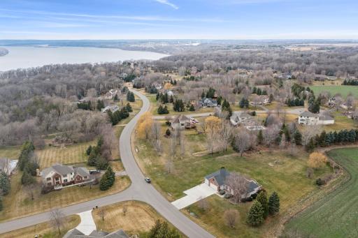 Magnificent home in the Eagle Watch neighborhood. Walk the trails to the Mississippi bluff and watch breath taking sunsets.