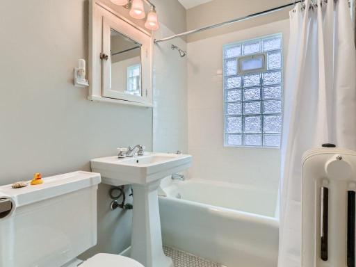 Photo for 4525 Bryant Avenue S, 4, Minneapolis, MN 55419 - Listing #6486062 4525 Bryant Avenue S, 4, Minneapolis, MN 55419