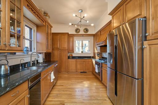 932 4th Street SW, Rochester, MN 55902