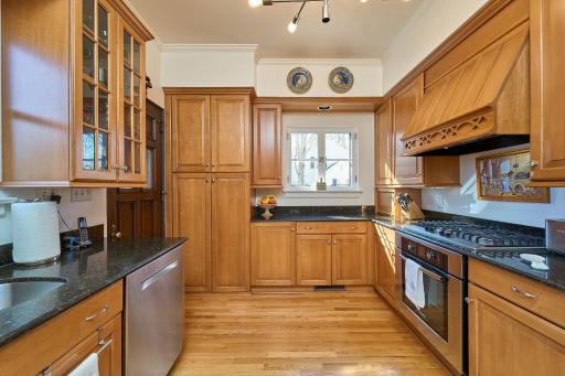 932 4th Street SW, Rochester, MN 55902
