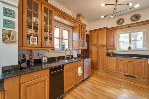 932 4th Street SW, Rochester, MN 55902