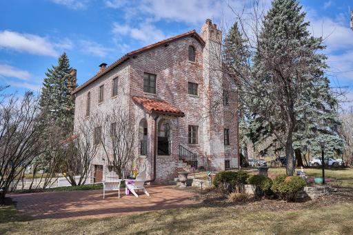 932 4th Street SW, Rochester, MN 55902