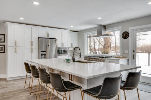490 Bighorn Drive, Chanhassen, MN 55317