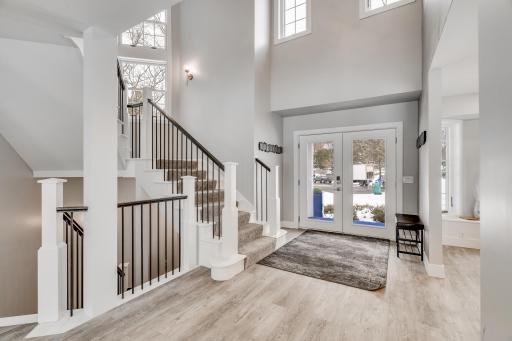490 Bighorn Drive, Chanhassen, MN 55317