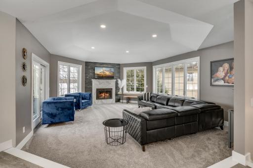 490 Bighorn Drive, Chanhassen, MN 55317