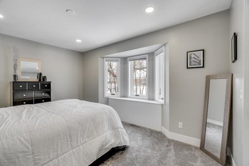 490 Bighorn Drive, Chanhassen, MN 55317