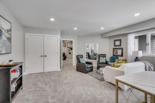 490 Bighorn Drive, Chanhassen, MN 55317