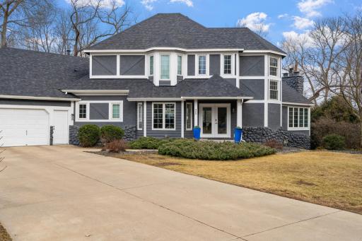 490 Bighorn Drive, Chanhassen, MN 55317