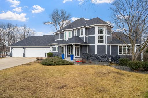 490 Bighorn Drive, Chanhassen, MN 55317