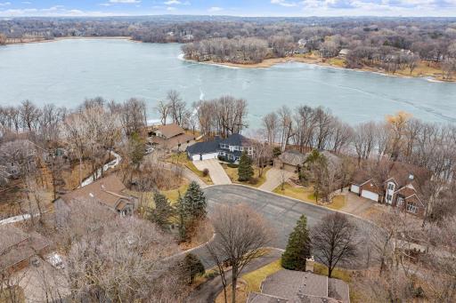 490 Bighorn Drive, Chanhassen, MN 55317