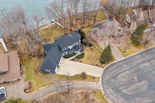 490 Bighorn Drive, Chanhassen, MN 55317