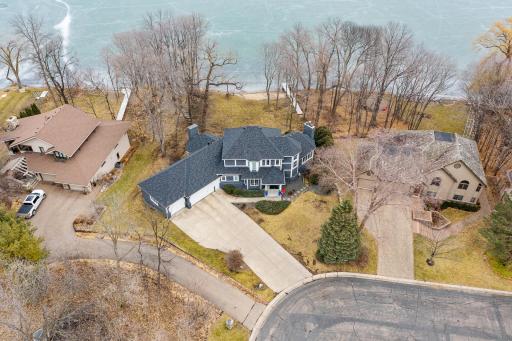 490 Bighorn Drive, Chanhassen, MN 55317