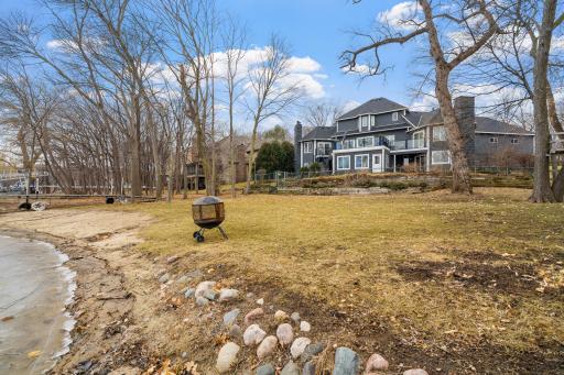 490 Bighorn Drive, Chanhassen, MN 55317
