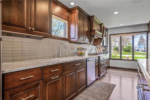 9777 103rd Street NW, Annandale, MN 55302