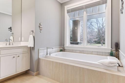13567 Essex Place, Minnetonka, MN 55305