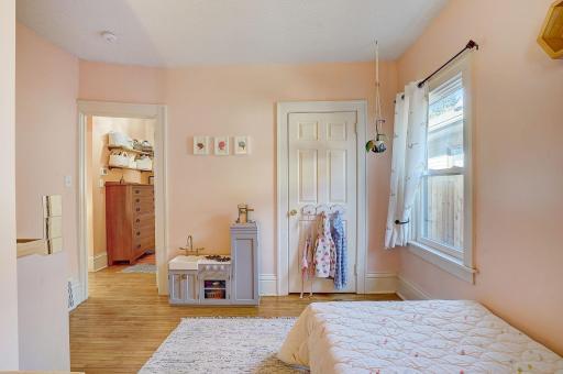 21-web-or-mls-19th Ave S-021.jpg