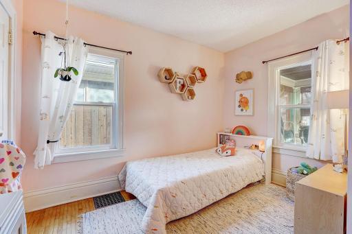 20-web-or-mls-19th Ave S-020.jpg