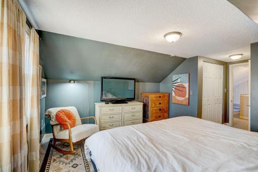 30-web-or-mls-19th Ave S-030.jpg