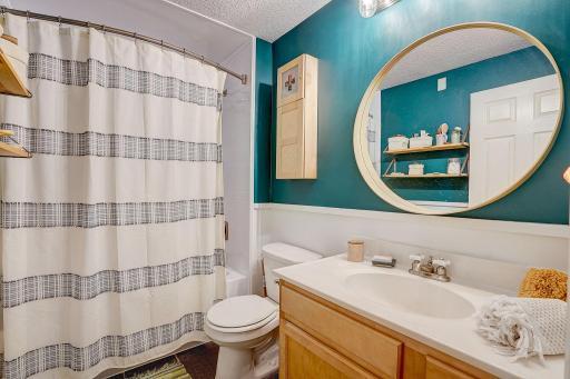 23-web-or-mls-19th Ave S-023.jpg