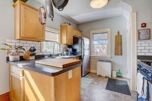 13-web-or-mls-19th Ave S-013.jpg