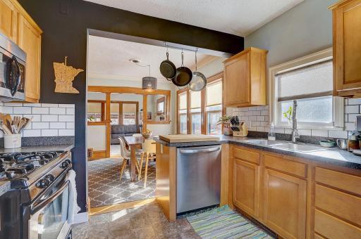 15-web-or-mls-19th Ave S-015.jpg