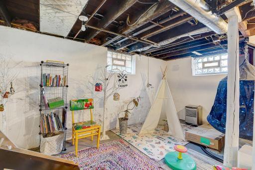 33-web-or-mls-19th Ave S-033.jpg