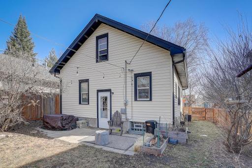 38-web-or-mls-19th Ave S-038.jpg