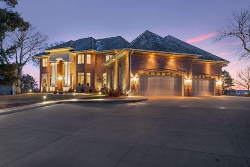 11039 Bell Oaks Estate Road, Eden Prairie, MN 55347